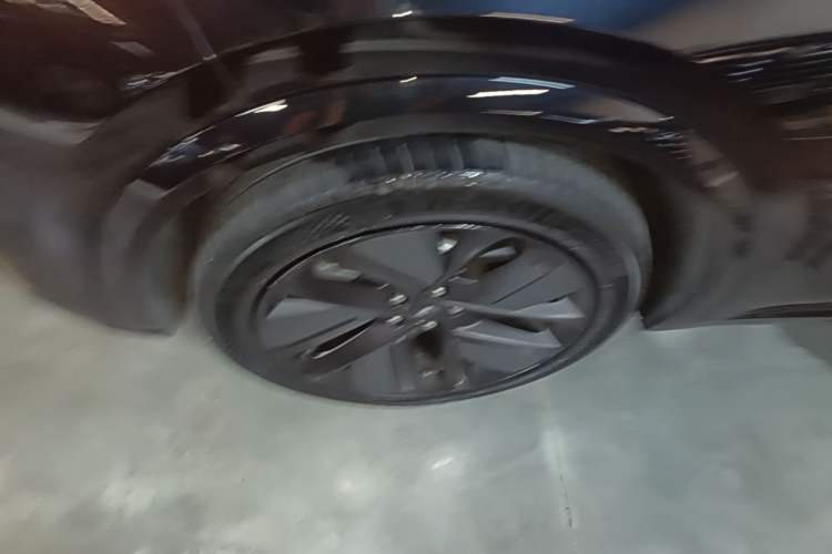 Used Li Auto L8 2023 Max model Left Front Wheel Hub