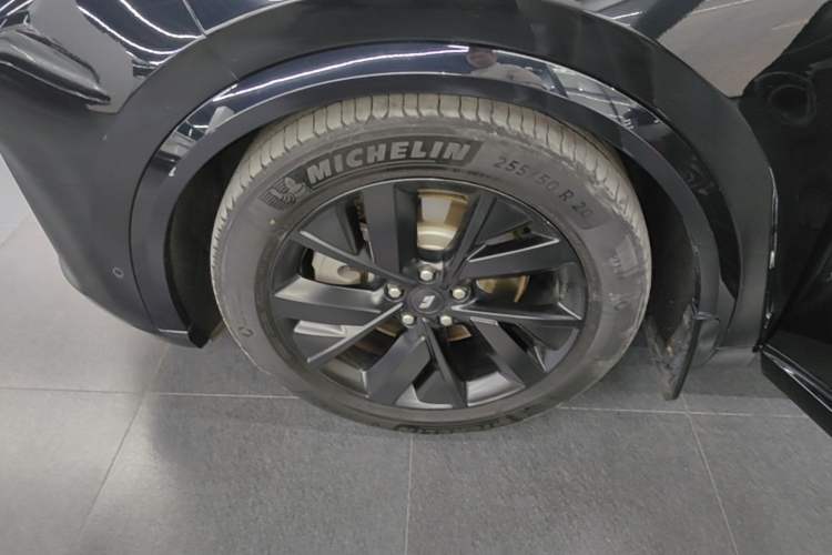Used Li Auto L8 2023 Pro Model Left Front Wheel Hub