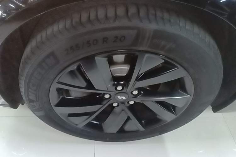 Used Li Auto L8 2023 Pro Model Left Front Wheel Hub