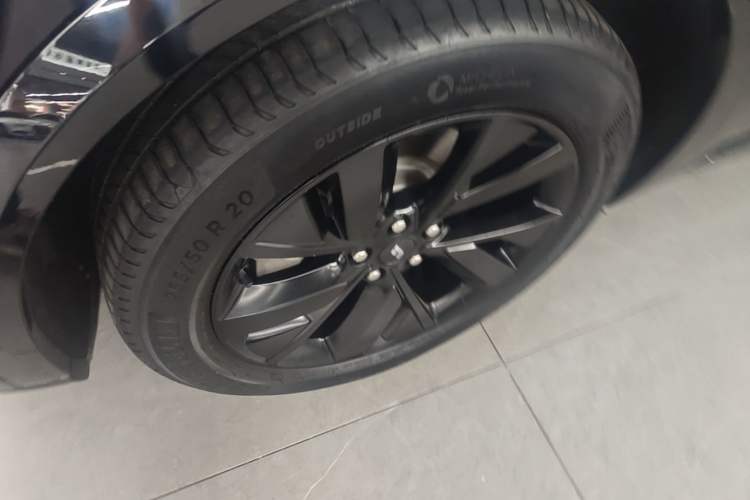 Used Li Auto L8 2023 Air model Left Front Wheel Hub