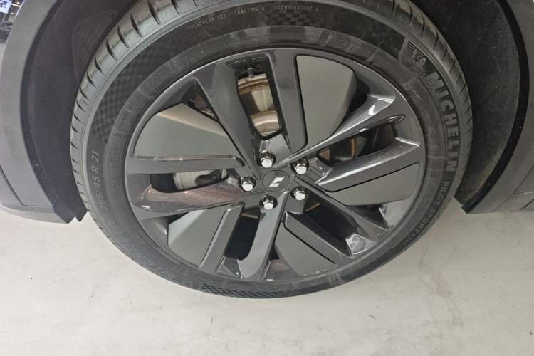 Used Li Auto L8 2023 Pro Model Left Front Wheel Hub