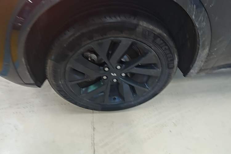 Used Li Auto L8 2023 Pro Model Left Front Wheel Hub