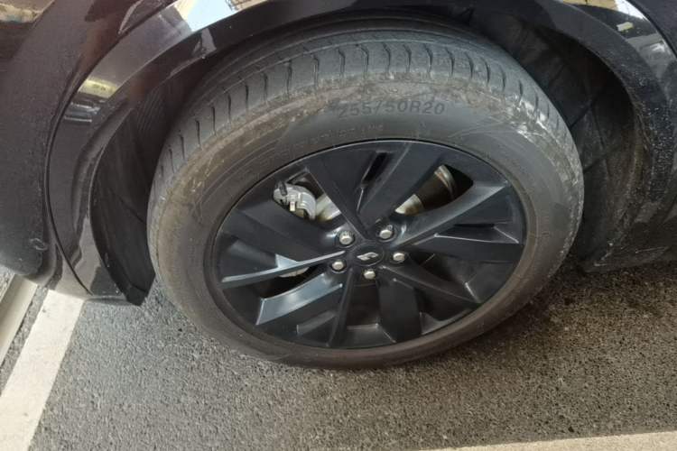 Used Li Auto L8 2023 Air model Left Front Wheel Hub