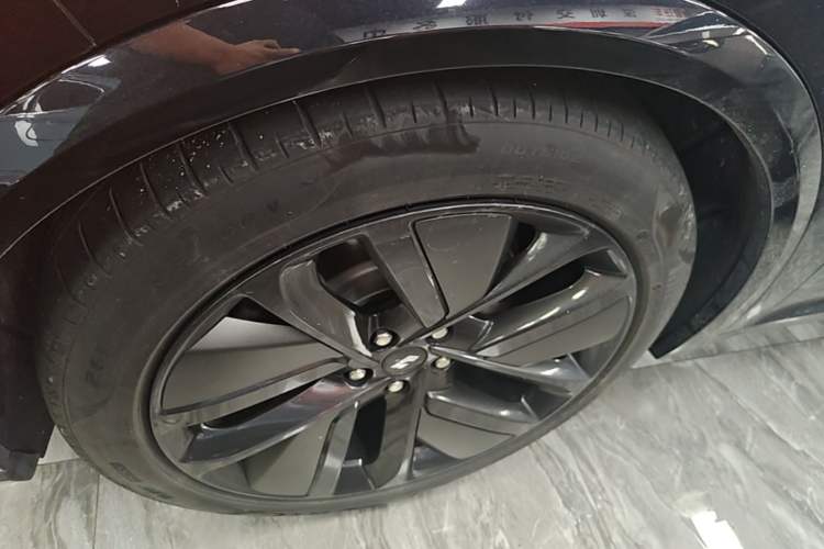 Used Li Auto L8 2023 Pro Model Left Front Wheel Hub