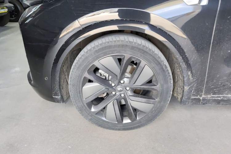 Used Li Auto L8 2023 Pro Model Left Front Wheel Hub