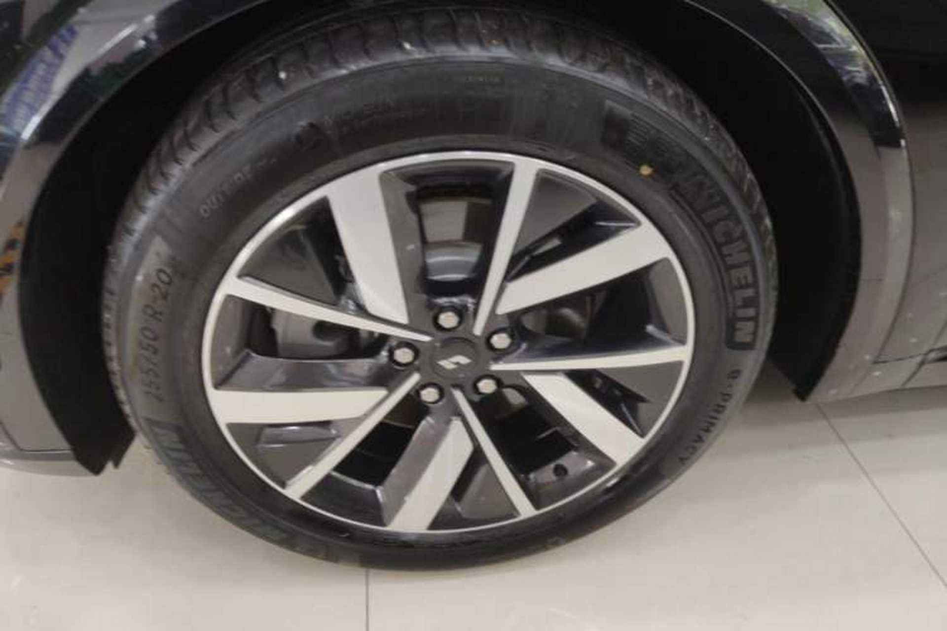 Used Li Auto L8 2023 Pro Model Left Front Wheel Hub