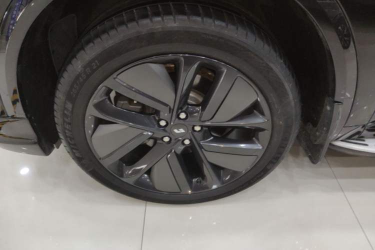 Used Li Auto L8 2023 Pro Model Left Front Wheel Hub
