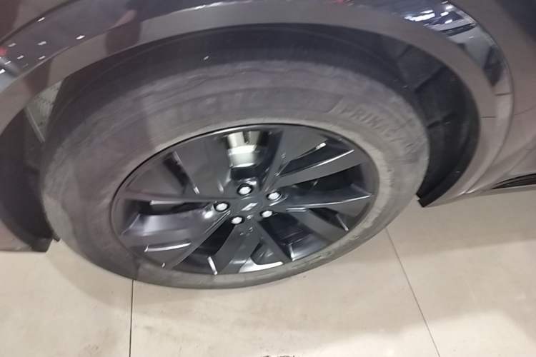 Used Li Auto L8 2023 Pro Model Left Front Wheel Hub