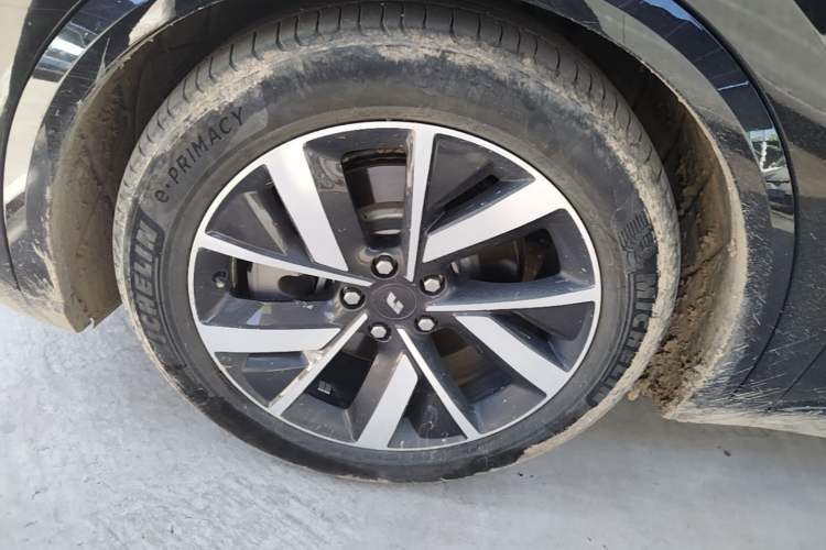Used Li Auto L8 2023 Pro Model Left Front Wheel Hub