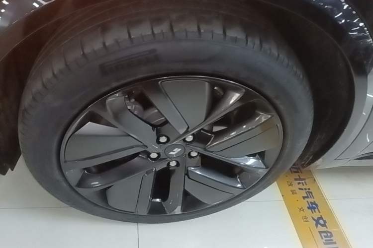 Used Li Auto L8 2023 Max model Left Front Wheel Hub