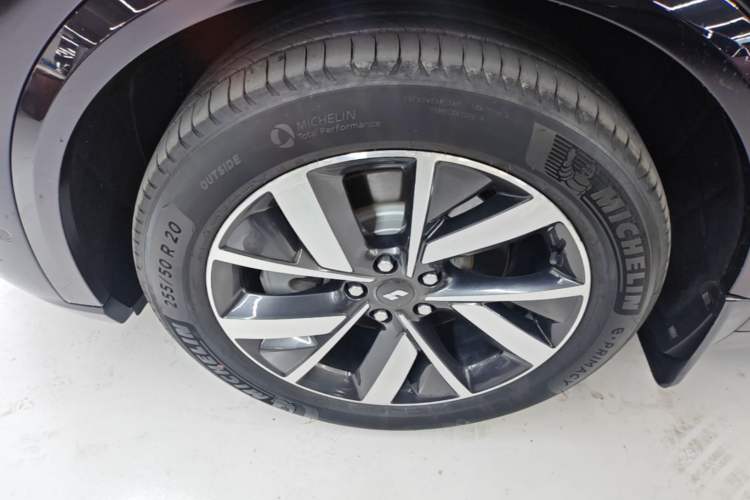 Used Li Auto L8 2023 Pro Model Left Front Wheel Hub