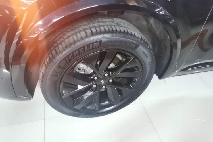 Used Li Auto L8 2023 Pro Model Left Front Wheel Hub