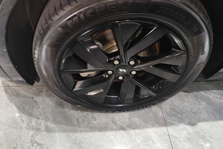Used Li Auto L8 2023 Air model Left Front Wheel Hub