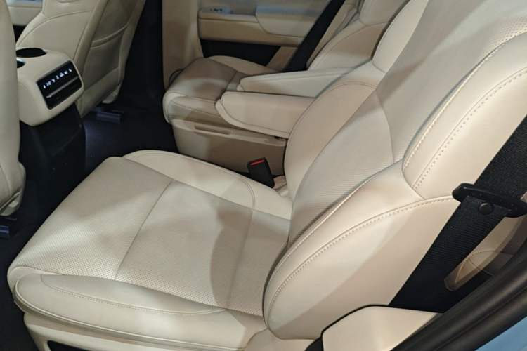 Used Li Auto L8 2023 Air model Left Rear Seat