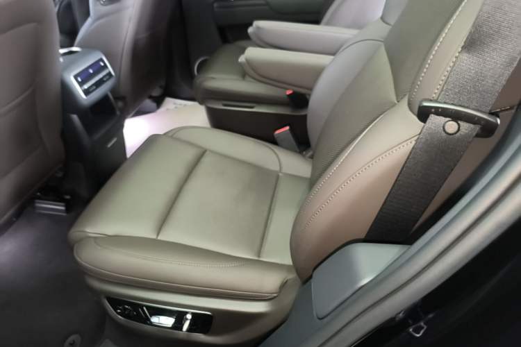 Used Li Auto L8 2023 Pro Model Left Rear Seat