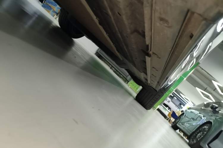 Used Li Auto L8 2023 Pro Model Left Side Sill
