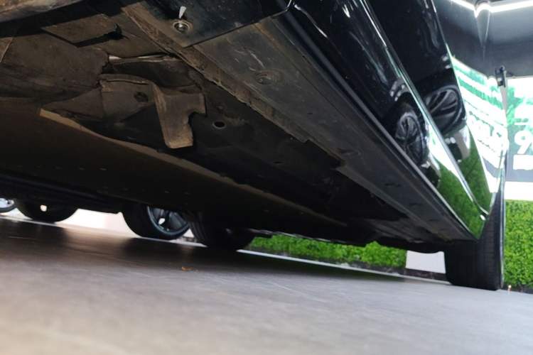Used Li Auto L8 2023 Pro Model Left Side Sill