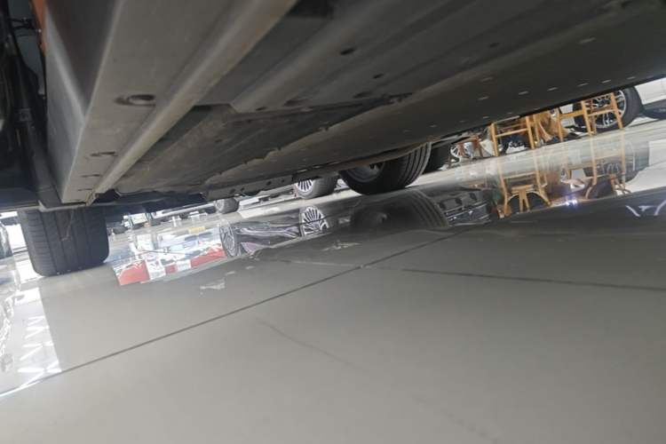 Used Li Auto L8 2023 Max model Left Side Sill