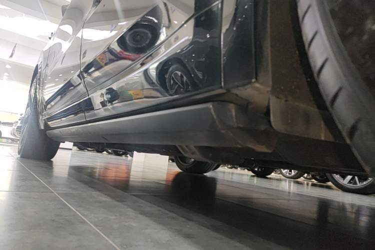 Used Li Auto L8 2023 Pro Model Left Side Sill