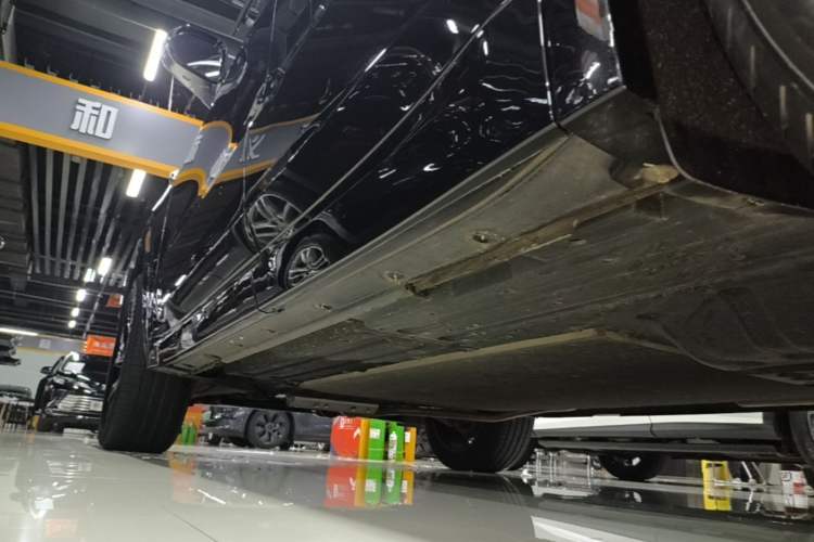 Used Li Auto L8 2023 Pro Model Left Side Sill