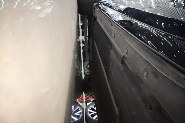 Used Li Auto L8 2023 Pro Model Left Side Sill