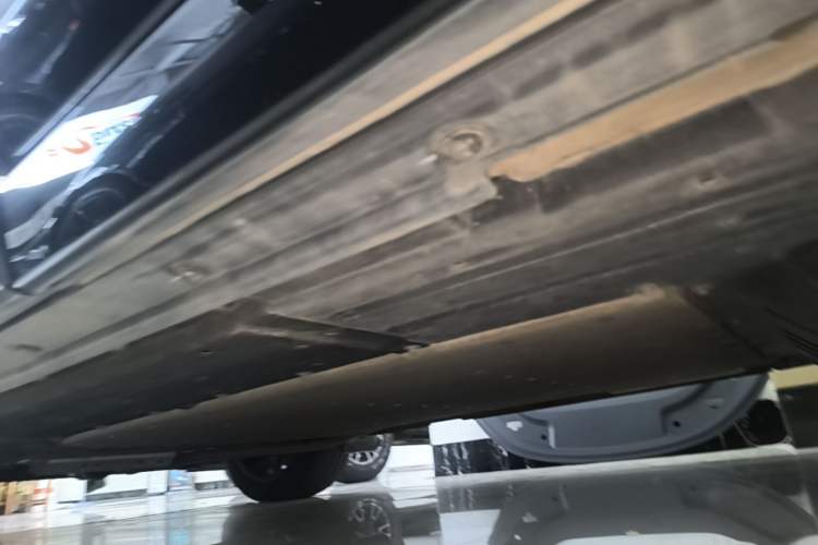 Used Li Auto L8 2023 Pro Model Left Side Sill