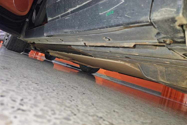 Used Li Auto L8 2023 Pro Model Left Side Sill