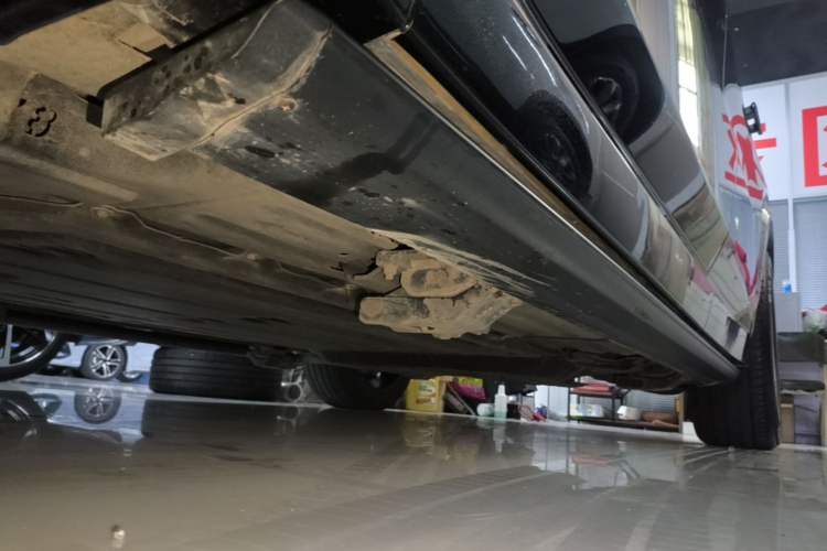 Used Li Auto L8 2023 Pro Model Left Side Sill