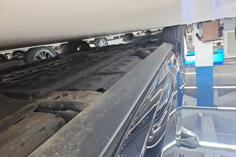 Used Li Auto L8 2023 Pro Model Left Side Sill