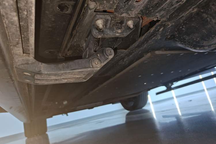 Used Li Auto L8 2023 Pro Model Left Side Sill