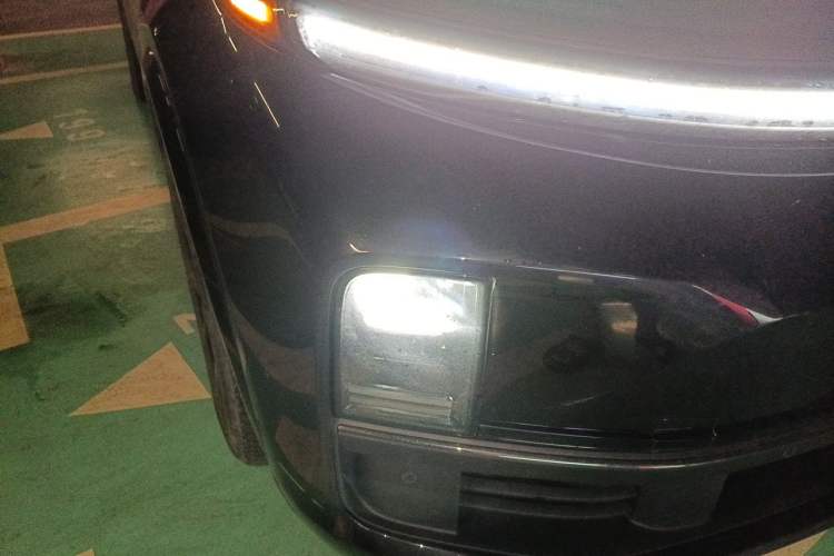 Used Li Auto L8 2023 Pro Model Right Front Headlight