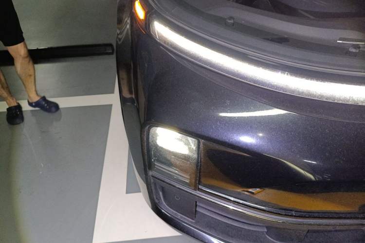 Used Li Auto L8 2023 Max model Right Front Headlight