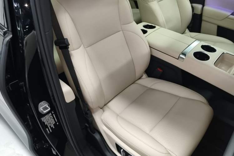 Used Li Auto L8 2023 Pro Model Right Front Seat