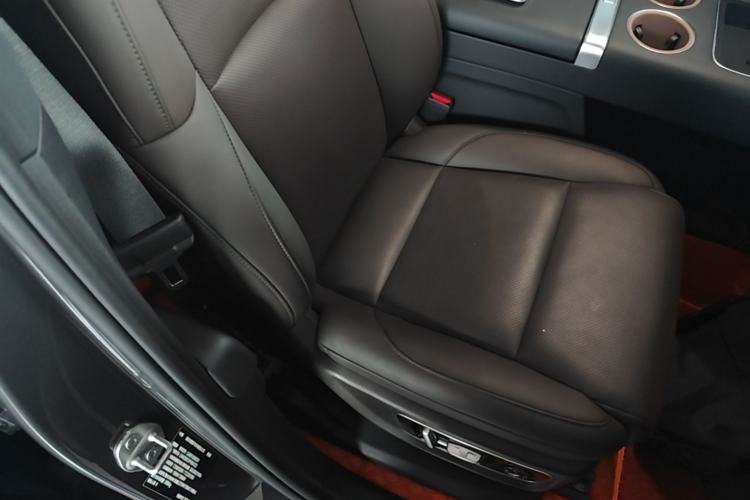 Used Li Auto L8 2023 Pro Model Right Front Seat