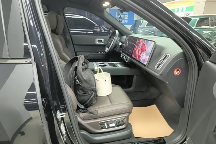 Used Li Auto L8 2023 Pro Model Right Front Seat