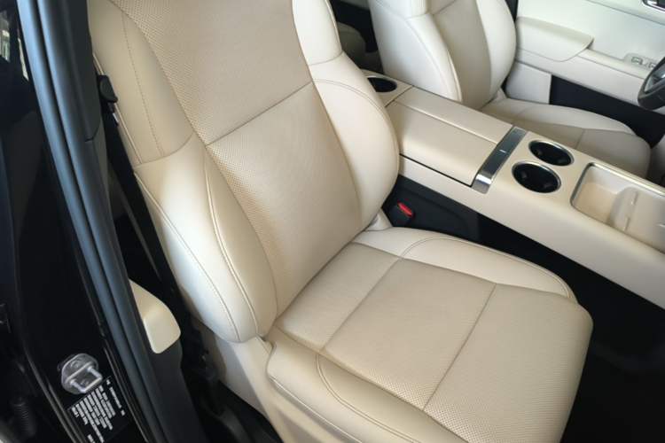 Used Li Auto L8 2023 Pro Model Right Front Seat