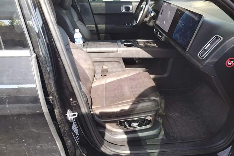 Used Li Auto L8 2023 Pro Model Right Front Seat
