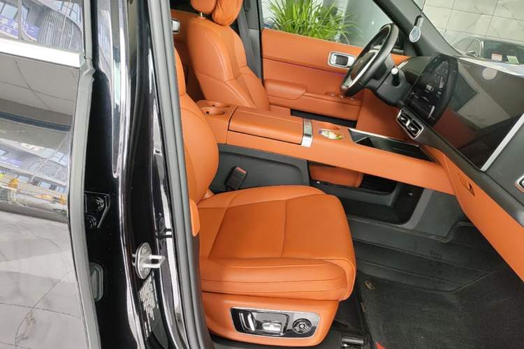 Used Li Auto L8 2023 Pro Model Right Front Seat