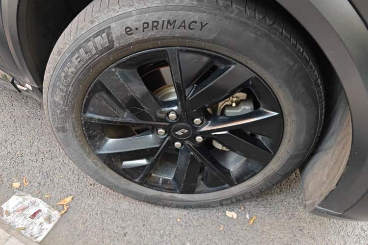 Used Li Auto L8 2023 Pro Model Right Front Wheel Hub