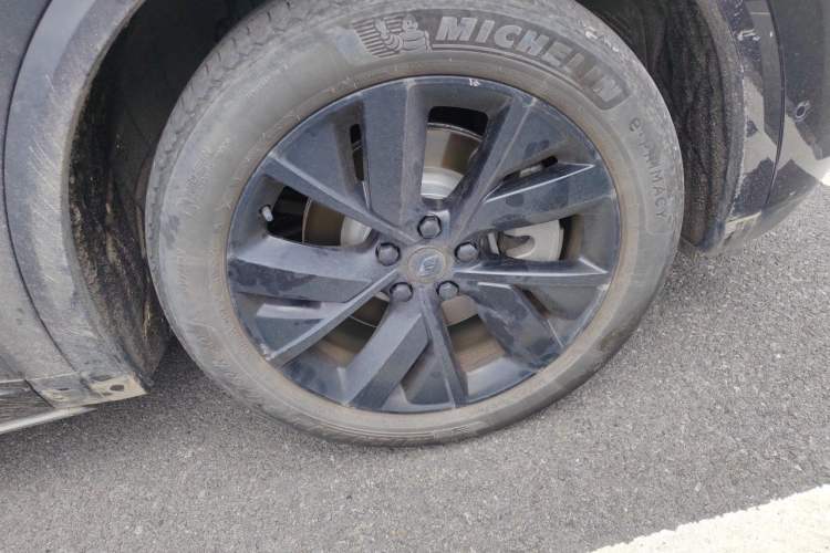 Used Li Auto L8 2023 Pro Model Right Front Wheel Hub