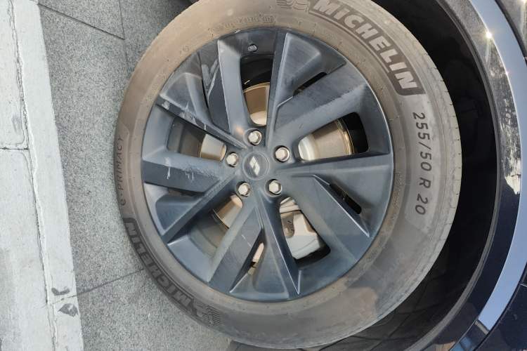 Used Li Auto L8 2023 Pro Model Right Front Wheel Hub