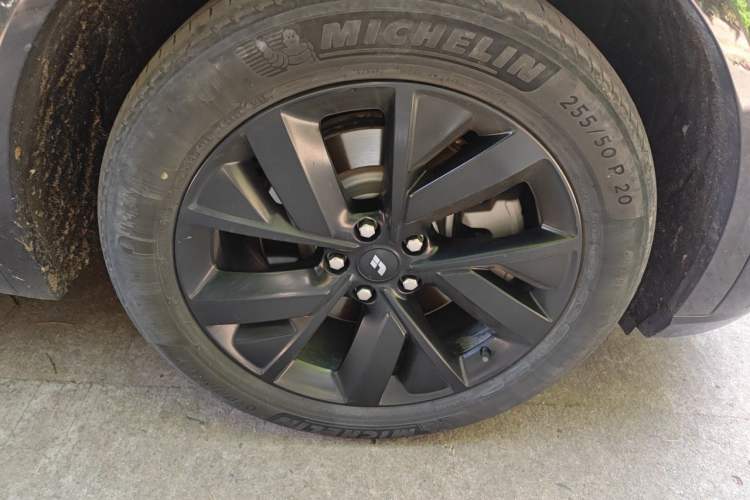 Used Li Auto L8 2023 Air model Right Front Wheel Hub