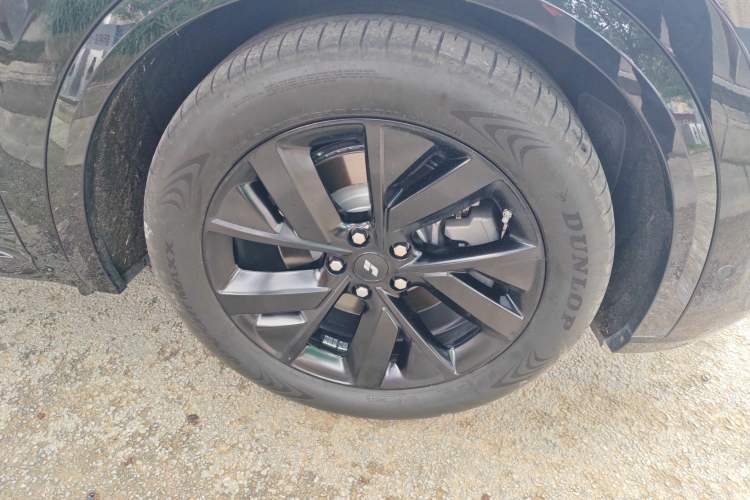 Used Li Auto L8 2023 Pro Model Right Front Wheel Hub