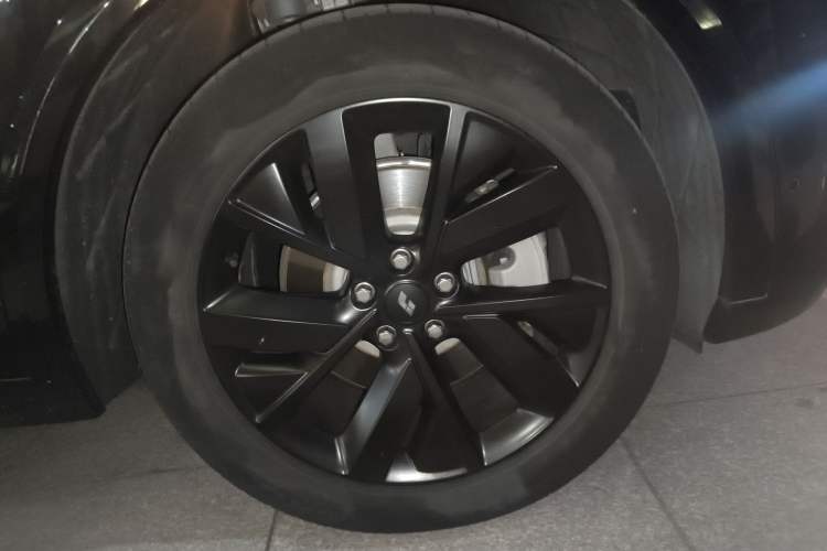 Used Li Auto L8 2023 Pro Model Right Front Wheel Hub