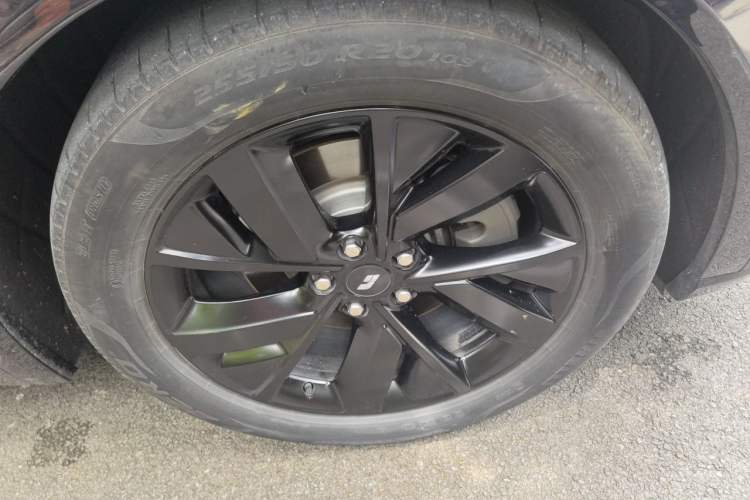 Used Li Auto L8 2023 Pro Model Right Front Wheel Hub
