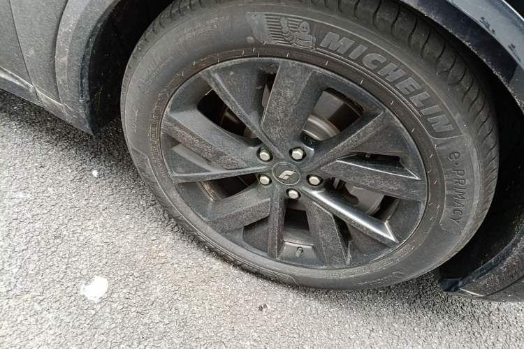 Used Li Auto L8 2023 Pro Model Right Front Wheel Hub