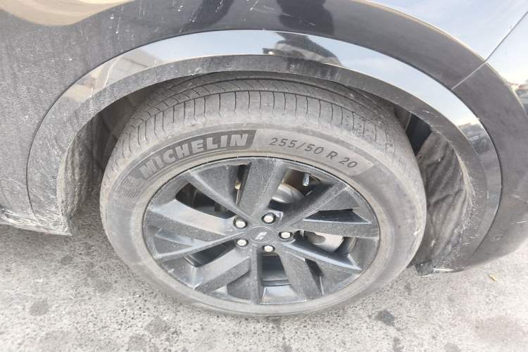 Used Li Auto L8 2023 Pro Model Right Front Wheel Hub