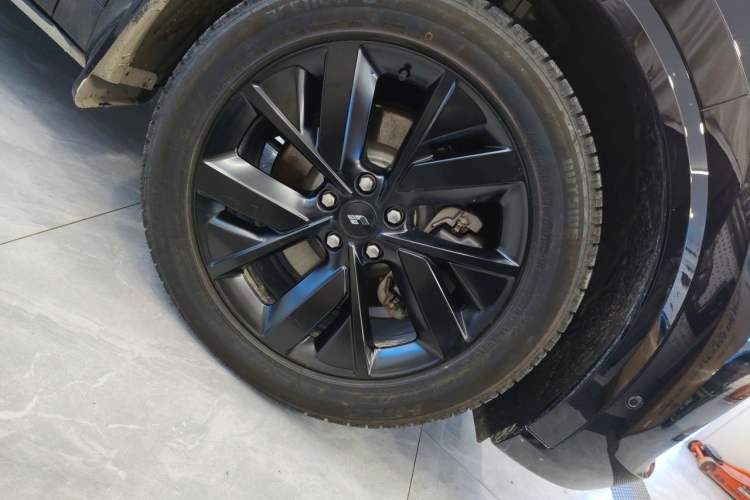 Used Li Auto L8 2023 Pro Model Right Front Wheel Hub