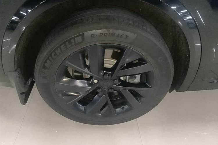 Used Li Auto L8 2023 Air model Right Rear Wheel Hub
