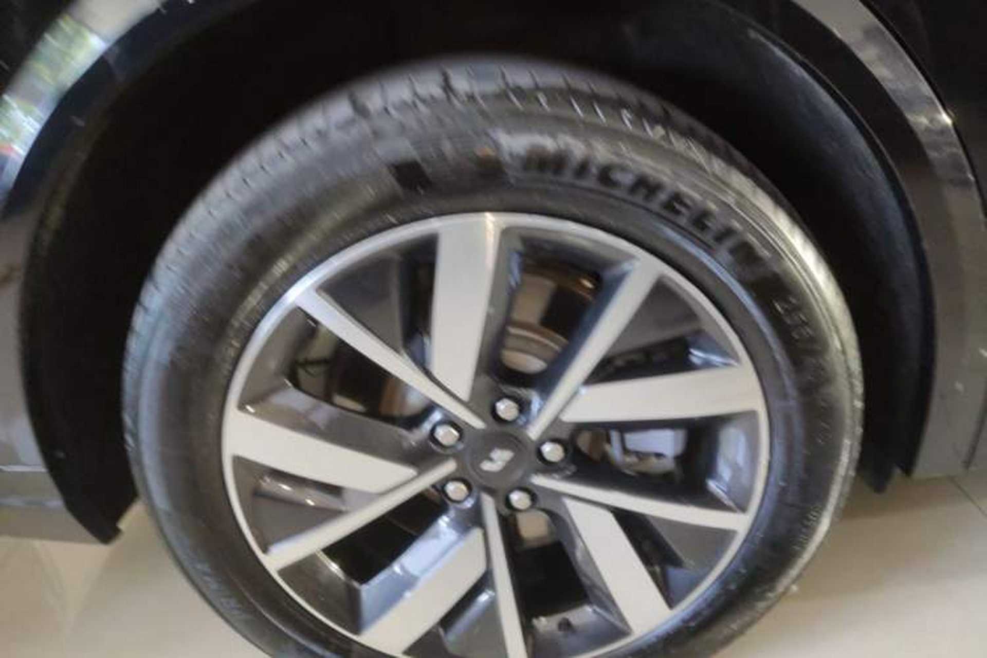 Used Li Auto L8 2023 Pro Model Right Rear Wheel Hub